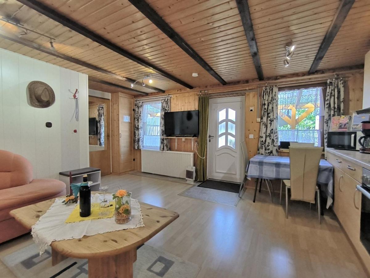 Ferienwohnung Mohnkopf - Unterkunft Fuer 2 Bis 3 Personen Mit Terrasse Jerrishoe المظهر الخارجي الصورة